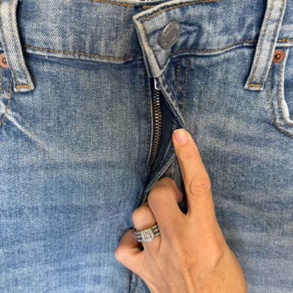 Gap | NWT Pride Embroidered Rainbow Mid Rise Stretch Denim Cut Off Jean Shorts - Picture 4 of 13